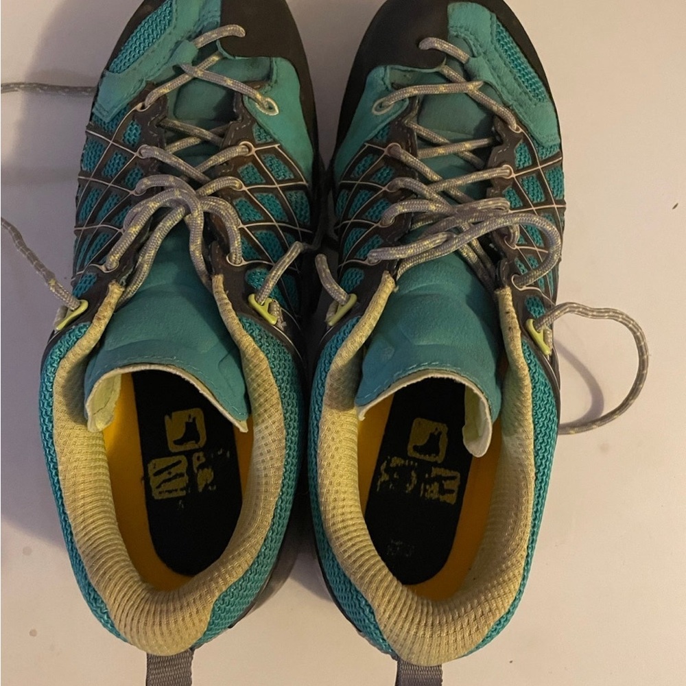 SALEWA Women's Wildfire Hiking Shoes, Atlantis/Sulphur